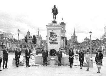 Alcalá rinde homenaje a Cervantes en el Día del Libro