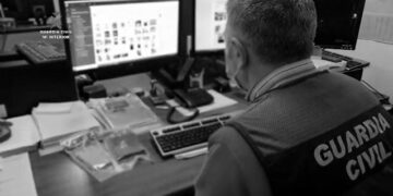 La Guardia Civil detiene a dos presuntos pederastas que contactaban con los menores a través de juegos online