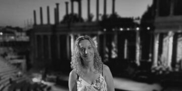 La escritora extremeña, Vanessa Cordero, ganadora del XXX Certamen de Poesía José Chacón