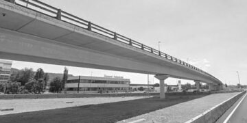 Reabrir el puente sobre la M-300 costará otros 2,1 millones de euros y 10 meses más de cierre