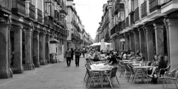 A partir de esta media noche entra en vigor la ampliación de horario hasta la 1:00h en hostelería y espacios culturales