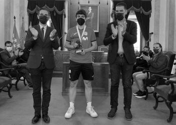 El alcalde Javier Rodríguez Palacios recibe en el Ayuntamiento a equipos del Inter Movistar FS y Club Rugby Alcalá