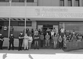 Concentración silenciosa del Ayuntamiento de Paracuellos contra la violencia machista