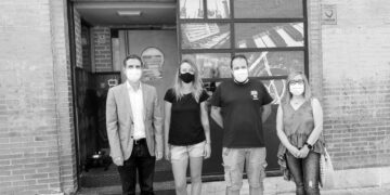 El alcalde Javier Rodríguez Palacios visita comercios galardonados con los Premios Alcalá Emprende