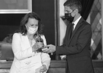 La escritora Care Santos recibe el Premio Cervantes Chico 2020