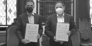 Rodríguez Palacios firma un convenio de colaboración con ACOHEN para proteger el pequeño comercio de la ciudad