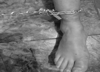 La Policía Nacional detiene a tres personas en Torrejón de Ardoz que encadenaron a un familiar en la pared de una habitación durante ocho días