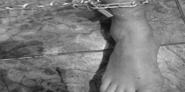 La Policía Nacional detiene a tres personas en Torrejón de Ardoz que encadenaron a un familiar en la pared de una habitación durante ocho días