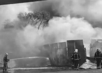 El incendio de Loeches obliga a interrumpir el AVE entre Madrid y Barcelona