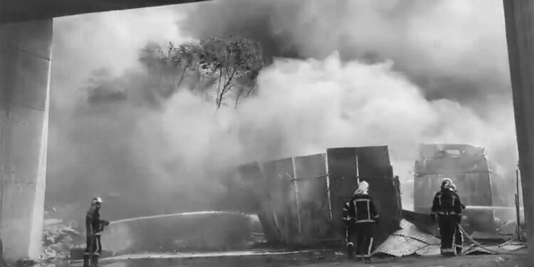 El incendio de Loeches obliga a interrumpir el AVE entre Madrid y Barcelona