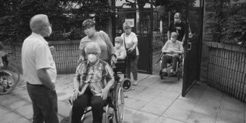 La Comunidad de Madrid endurece las medidas restrictivas para evitar los contagios en las residencias de mayores