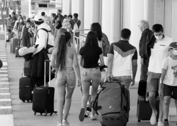 La Comunidad de Madrid ofrece recomendaciones de actuación ante la cancelación de viajes por el COVID-19