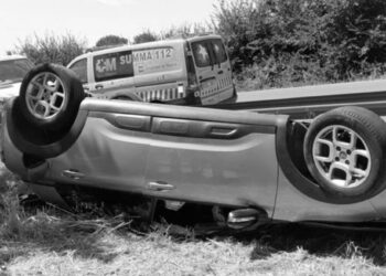 Una mujer y sus dos hijas sufren un aparatoso accidente en Valdeavero