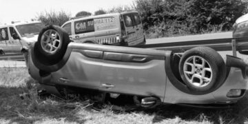 Una mujer y sus dos hijas sufren un aparatoso accidente en Valdeavero