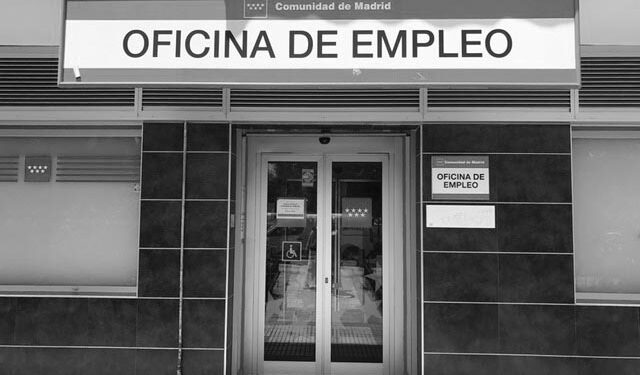El paro en la Comunidad de Madrid cae un 1,09%, con 4.560 desempleados menos