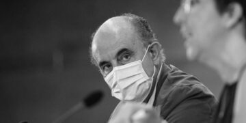 La Comunidad de Madrid reduce de seis meses a uno el plazo para vacunar a personas menores de 65 años que han pasado el COVID-19