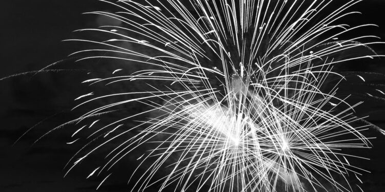 Alcalá cierra su «Verano en Fiestas 2021» con un gran Castillo de Fuegos Artificiales