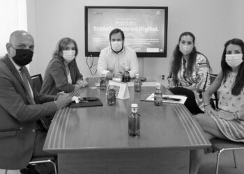 El Ayuntamiento de Paracuellos y AEDHE crearán una oficina ‘Acelera Pyme’ para impulsar la transformación digital del tejido empresarial y comercial