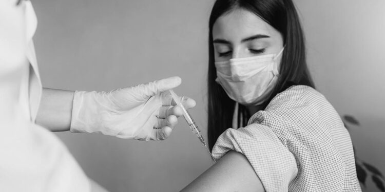 Desde hoy se abre la autocita para la vacuna contra el COVID-19 a la población de 12 años en adelante