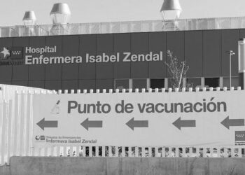 La Comunidad de Madrid vacuna sin cita desde este viernes en el Hospital Isabel Zendal y el Wizink Center en horario nocturno