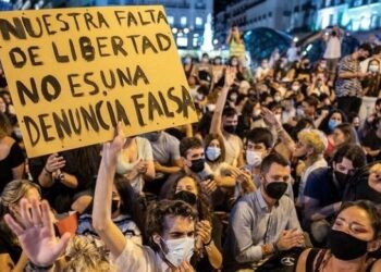 Más de 600 personas se concentran en el centro de Madrid como protesta a las recientes agresiones homófobas