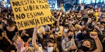 Más de 600 personas se concentran en el centro de Madrid como protesta a las recientes agresiones homófobas