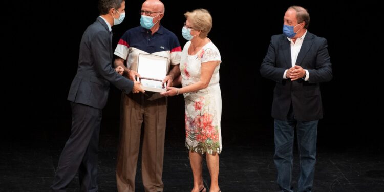 47 parejas alcalaínas han sido homenajeadas por sus Bodas de Oro