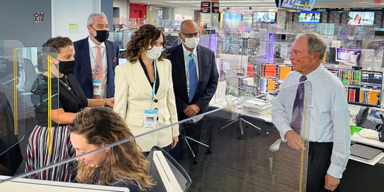 Isabel Díaz Ayuso se reúne con Bloomberg, interesado en la gestión de la Covid-19 en la Comunidad de Madrid