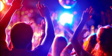 Caen las restricciones horarias y aumentan los aforos en la región a partir de este lunes