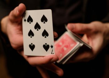 Abuelos y nietos podrán disfrutar de una actuación de magia gratuita en el Centro Cívico María Zambrano