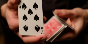 Abuelos y nietos podrán disfrutar de una actuación de magia gratuita en el Centro Cívico María Zambrano