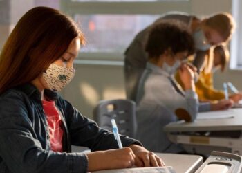 Los alumnos de Secundaria, Bachillerato y FP vuelven a las clases del curso 2021/2022 este miércoles en la Comunidad de Madrid