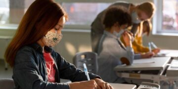 Los alumnos de Secundaria, Bachillerato y FP vuelven a las clases del curso 2021/2022 este miércoles en la Comunidad de Madrid