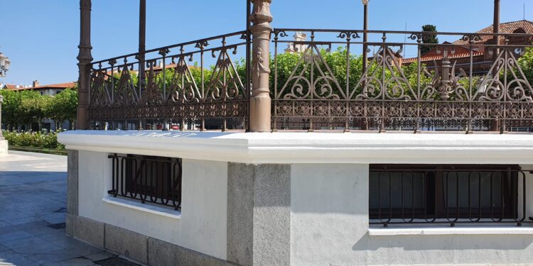 El quiosco de música de la Plaza de Cervantes ya está restaurado
