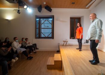 El Antiguo Hospital de Santa María la Rica celebró el Día de la Biblioteca con cuentos para adultos
