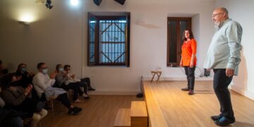 El Antiguo Hospital de Santa María la Rica celebró el Día de la Biblioteca con cuentos para adultos