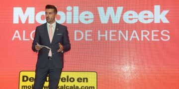 La Antigua Fábrica Gal acoge hoy las conferencias: Progreso y desarrollo, ¿cómo nos enriquecemos?