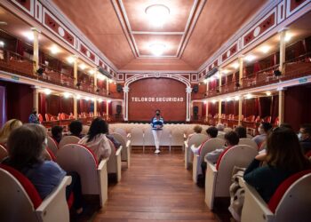 Gran acogida de las Jornadas de Puertas Abiertas en el Teatro Salón Cervantes