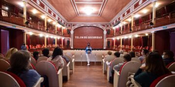 Gran acogida de las Jornadas de Puertas Abiertas en el Teatro Salón Cervantes