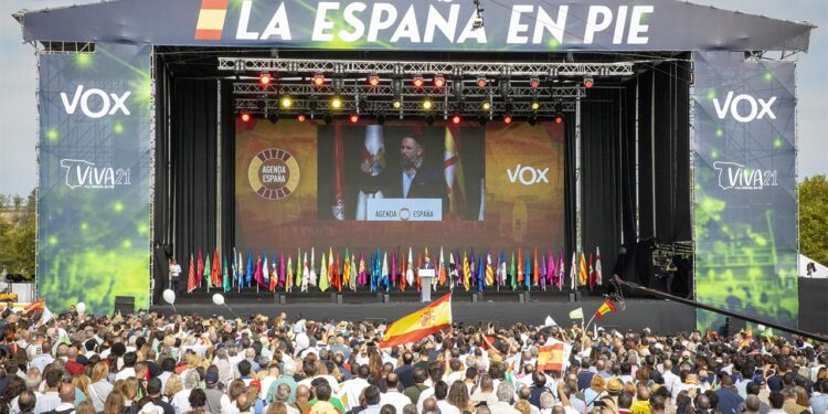 Abascal presenta la Agenda España en un multitudinario acto en Ifema