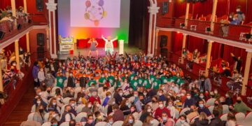 El Teatro Salón Cervantes acogió ayer la constitución de las Comisiones de Participación Infantil