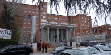 El Hospital Clínico de la Comunidad, primero de España en asistir el parto natural de un niño sano con madre receptora de doble trasplante de hígado y riñón