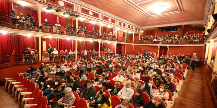 El concierto de la Orquesta Ciudad de Alcalá cerró ayer la «Semana Grande» de Alcine