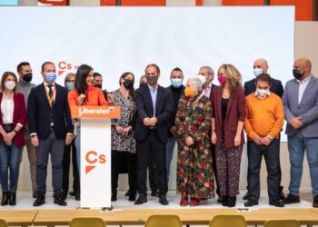 Villacís presenta su nuevo comité autonómico y reclama a Sánchez más de 1.200 millones en inversiones para compensar la deuda con Madrid