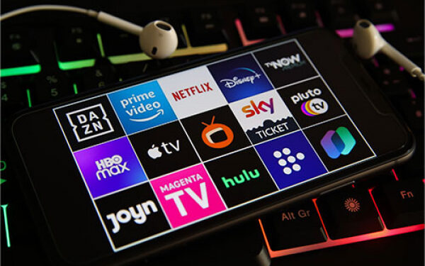 Esmeralda Serrano, profesora de la UAH: ‘El futuro de la industria del streaming está encaminado hacia la realidad virtual inmersiva’