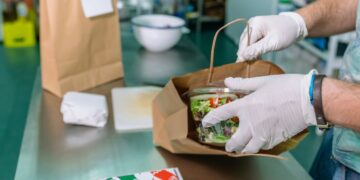 Los establecimientos hosteleros y hoteleros ya pueden adherirse al programa «Elige Alcalá en Navidad 2021»