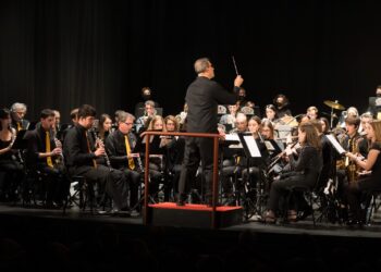 La Banda Sinfónica Complutense ofreció su concierto de Navidad en el Teatro Salón Cervantes