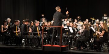 La Banda Sinfónica Complutense ofreció su concierto de Navidad en el Teatro Salón Cervantes
