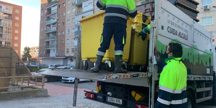 Alcalá de Henares renueva sus contenedores y amplía la recogida selectiva en origen