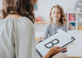 Ciudadanos alcanza la mejora de los servicios municipales de logopedia y más fondos para los menores con dislexia en Mejorada del Campo